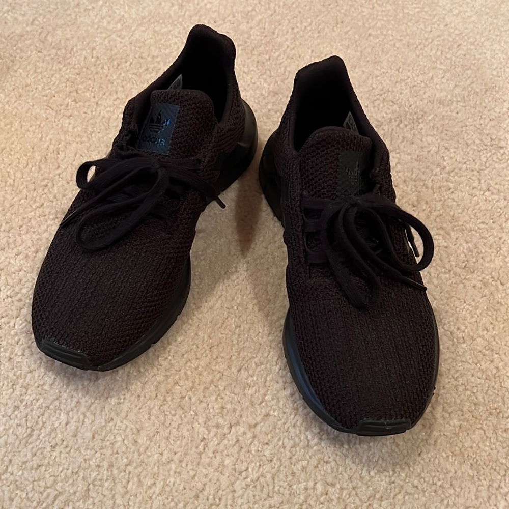 Adidas Youth size 5 black sneakers